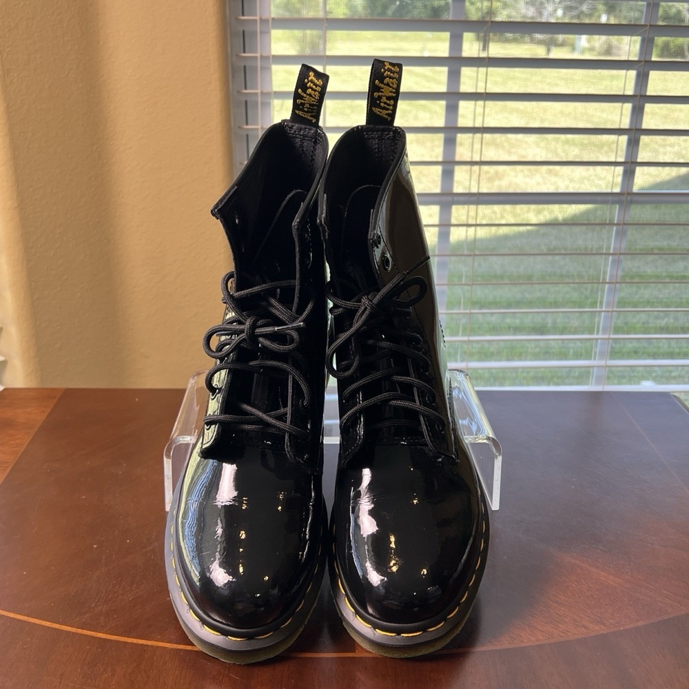 Dr. Martens 1460 W Black Patent Leather Lace-Up Ankle Boots Women Sz 10 Combat